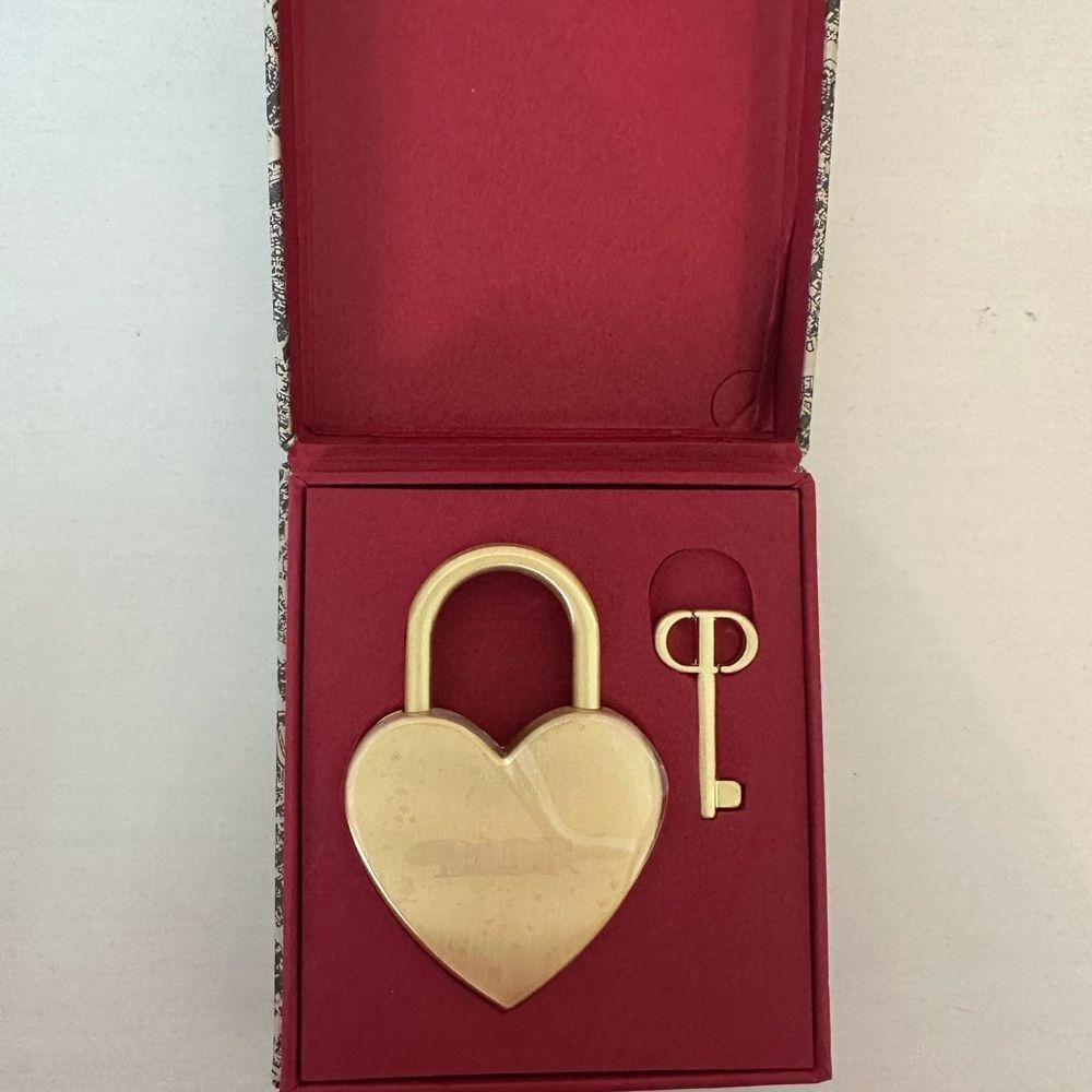 Dior Gold Heart Lock and Key Set - Picture 8 of 8